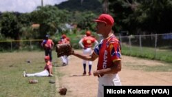 Jaime Piñate, 52 , nació sin una mano y estuvo acomplejado un “buen tiempo” de su vida. “Es duro vivir con la discapacidad que sea (…) La mirada del ser humano es muy imprudente”.