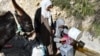 Dans le hameau d'Ouled Omar, à 180 kilomètres au sud de Tunis, les habitants se réveillent chaque jour avec une obsession: trouver de l'eau.