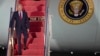 Presiden AS Joe Biden berjalan menuruni tangga pesawat "Air Force One" saat ia tiba di Bandara Stansted di Stansted, Inggris, Minggu 9 Juli 2023.