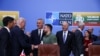 Лидерите на НАТО се состанаа со украинскиот претседател Зеленски во Вилнус