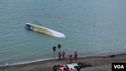 Refugee boat capsized in Lake Van