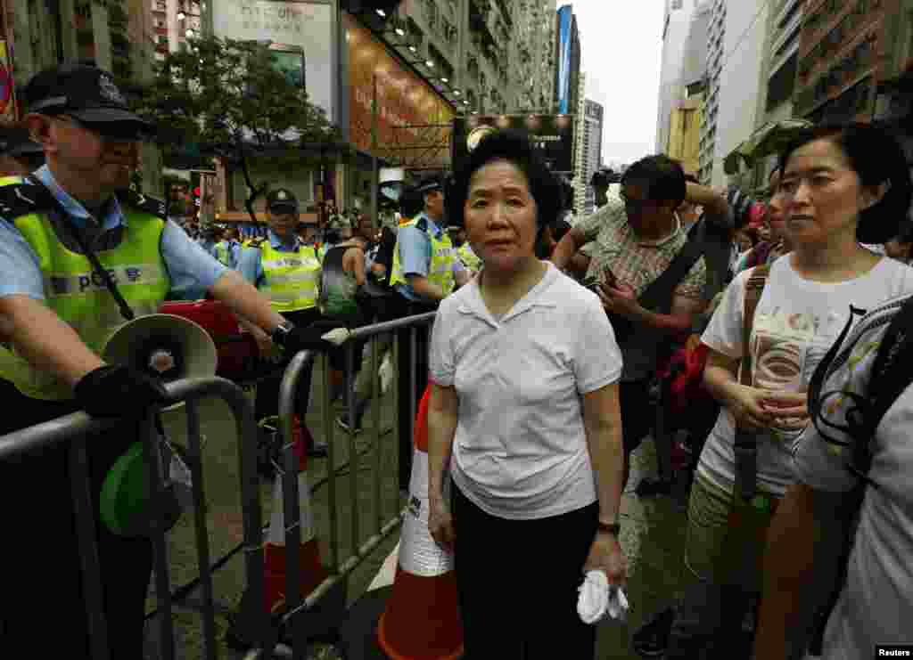 陳方安生參加香港七一大遊行 (AP)