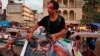 Hubungan Irak-Iran Memburuk, Demonstran Irak Bakar Foto Khamenei 