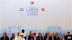 Des délégués du CNT à la réunion d'Istanbul