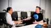 FILE - CEO SpaceX Elon Musk menyambut Jokowi di Gedung Stargate SpaceX, 15 Mei 2022. Keduanya melakukan pertemuan sebelum mengunjungi fasilitas SpaceX. 