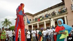Estado actual do palácio presidencial em Bissau