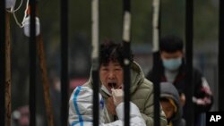 Picha ikionesha watu wakipima Covid China 