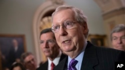 El líder de la mayoría republicana en el Senado, Mitch McConnell, eleogió la nominación del juez Brett Kavanaugh para la Corte Suprema.