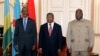 Le président du Rwanda Paul Kagame (G), le président de l'Angola Joao Lourenco (C) et le président de la République démocratique du Congo Felix Tshisekedi (D) posent pour une photo à Luanda le 6 juillet 2022. (Archives) 