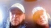 Džejms i Dženifer Krambli, video linkom prate iznošenje optužnice protiv njihovog sina Itana u Ročestser Hilsu, 1. decembra 2021. 