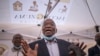 L'ancien président sud-africain Jacob Zuma s'adresse aux journalistes devant le commissariat du service de police sud-africain (SAPS) à Pietermaritzburg le 21 octobre 2021.