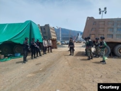 Personel gabungan TNI-Polri melakukan pengamanan di Pabrik Smelter PT GNI di Morowali Utara, Senin (16 Januari 2023) Foto (Courtesy/Humas Polda Sulteng)