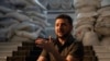 Presiden Ukraina Volodymyr Zelenskyy berbicara selama wawancara dengan The Associated Press di kantornya di Kyiv, Ukraina, 9 April 2022. (Foto: AP)