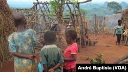 Crianças moçambicanas num campo de refugiados (foto de arquivo). 
