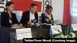 Peter Maurer, Président du CICR, au centre, avec Christine Cipolla, représentante RDC pour le CICR, à gauche, lors d'une conférence de presse à Goma, 18 mai 2018. (Twitter/Tuver Wundi)