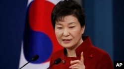 Presiden Korea Selatan, Park Geun-hye dalam acara konferensi pers di Seoul, Rabu (13/1).