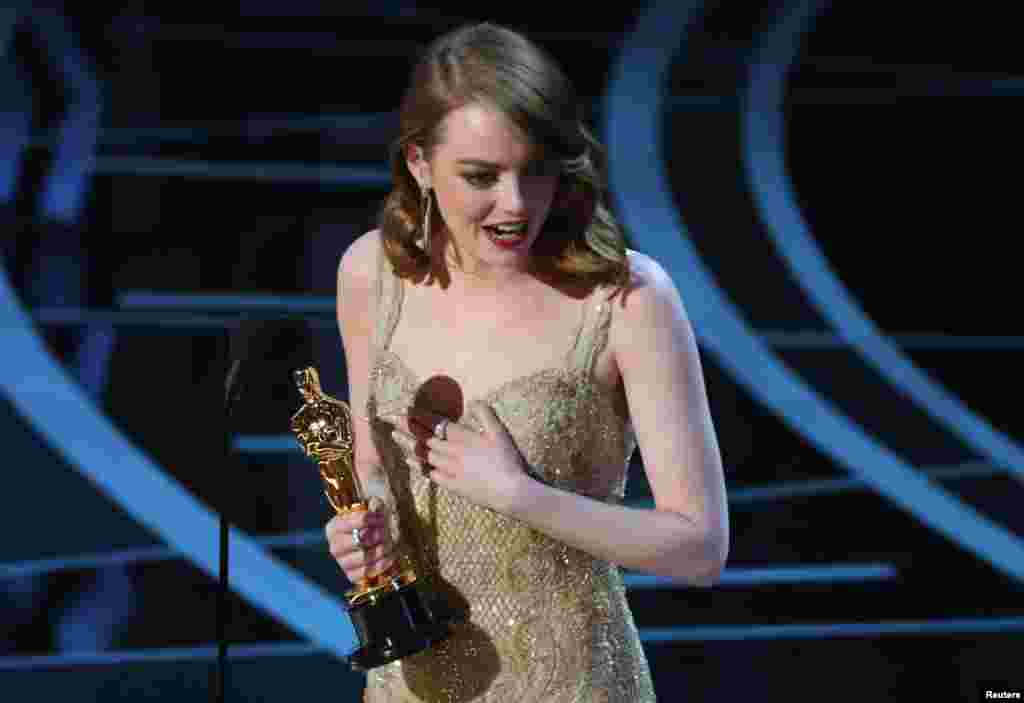 BEST ACTRESS: EMMA STONE, "La La Land"