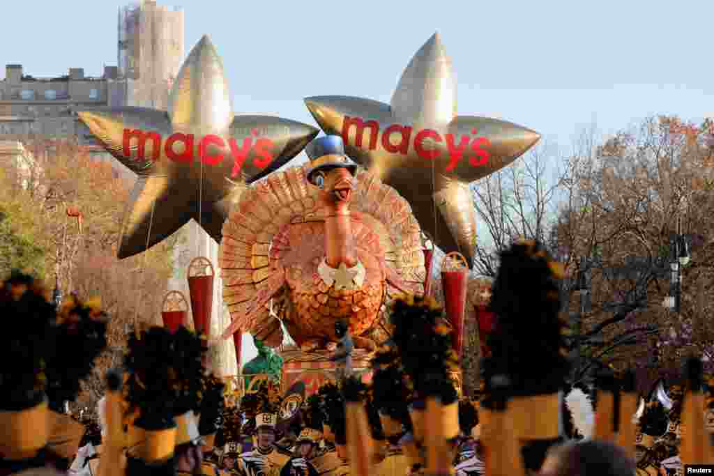 La carroza de Tom Turkey participa en el 96º Desfile del Día de Acción de Gracias de Macy's, el 24 de noviembre de 2022.