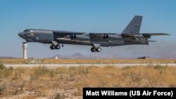 미 공군의 B-52H 전략폭격기.