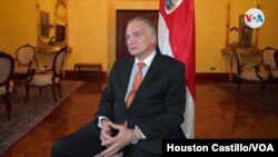 El Ministro de Relaciones Exteriores de Costa Rica, Arnoldo André Tinoco. Foto Houston Castillo, VOA