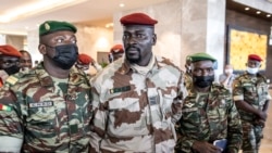 Un an de pouvoir à Conakry pour les militaires: "une crise qui ne dit pas son nom"