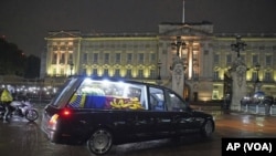 Akwatin Gawar Sarauniya Elizabeth Ta II Ya Isa Fadar Buckingham