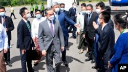 2022年7月2日時任中國外交部長王毅抵達緬甸訪問。