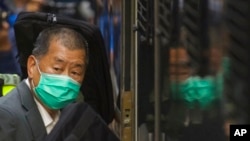 Advokat demokrasi Jimmy Lai meninggalkan Pengadilan Banding Terakhir Hong Kong, 1 Februari 2021. (AP/Vincent Yu, File)