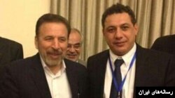  نزار زکا در یکی از همایش هایی که در ایران شرکت کرده بود در کنار محمود واعظی وزیر ارتباطات ایران. 