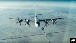 2016年11月17日俄國防部網站顯示一架圖-95戰略轟炸機飛越敘利亞