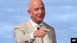 Jeff Bezos estará a bordo el 20 de julio, que también es el 52 aniversario del alunizaje del Apolo 11, la primera vez que un humano caminó sobre la Luna.