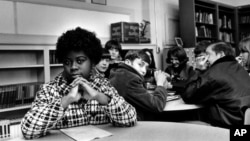 Alors que Linda Brown était écolière, son père a porté plainte en 1951 dans l'affaire Brown v. Board of Education de Topeka, au Kansas, qui a conduit à la décision historique de 1954 de la Cour suprême des États-Unis contre la ségrégation raciale dans les écoles (archives)