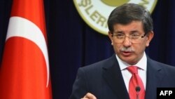 Əhməd Davudoğlu 