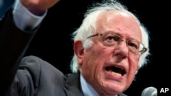 Esta semana Hillary Clinton propuso eliminar el pago de matrícula en las universidades públicas para estudiantes del estado cuyas familias ganen hasta $125.000, anuales, una iniciativa impulsada inicialmente por Bernie Sanders.