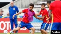 UEFA EURO 2016: Les joueurs d'Espagne en séance d’entraînement.