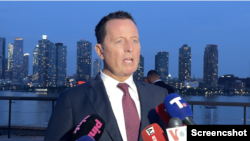 Richard Grenell u razgovoru sa novinarima u zgradi UN u New Yorku, 26. septembar 2024. (screenshot)