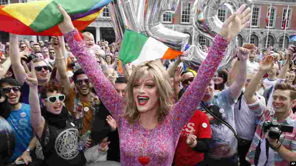 Rory O'Neill, known by the Drag persona Panti, celebrates with "yes" supporters at Dublin Castle, Ireland, May 23, 2015.