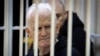 Bielorrusia condena a Nobel Bialiatski a 10 años de cárcel