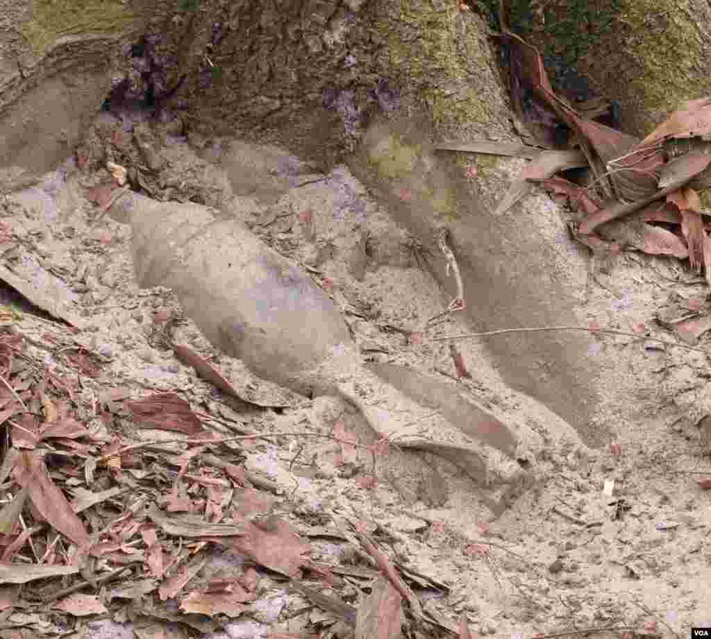A French-era mortar discovered metres away from a kindergarten. (VOA/M. Brown)