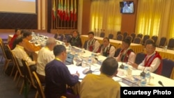 ဇူလိုင်လ ( ၂ ) ရက်နေ့က ပြုလုပ်သော နာဂ အမျိုးသား ဆိုရှယ်လစ်ကောင်စီ NSCN-K မှ ငြိမ်းချမ်းရေး ဆွေးနွေးမှု ကော်မတီ နှင့် ပြည်ထောင်စု ငြိမ်းချမ်းရေး ညီလာခံ ( ၂၁ ) ရာစု ပင်လုံ ကြိုတင်ပြင်ဆင်ရေးကော်မတီ တို့အကြား ဆွေးနွေးပွဲ။ (ဓါတ်ပုံ - UHla Maung Shwe/Facebook)