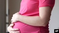 미국 식품의약국(FDA)이 지난 4일 출산이나 임신으로 인해 심각한 우울증을 겪는 이들의 치료를 위한 복용약을 승인했다. (자료사진)