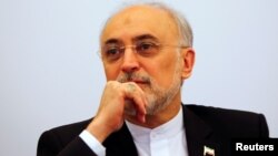 Ali Akbar Salehi, jefe de la Organización de Energía Atómica de Irán, dice que Irán está operado centrífugas que permiten el procesamiento de uranio más rápido.
