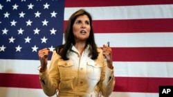 角逐美國共和黨總統候選人提名的妮基·黑利(Nikki Haley)2024年1月17日在新罕布什爾州競選。（美聯社）