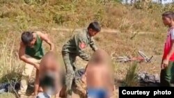 ပေါက်ကြားထွက်လာတဲ့ ဗွီဒီယိုထဲမှာ မြန်မာ စစ်သားတွေ နှိပ်စက်ညှဉ်းပန်းခံရမှု - Fortify Rights