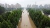 China protesta contra la BBC por su cobertura de las inundaciones y de ataques a reporteros