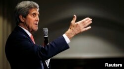 El secretario Kerry pronuncia un disurso durante su gira por Asia.
