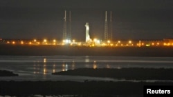 El lanzamiento de un cohete de SpaceX con destino a la Estacion Espacial Internacional fue abortado este martes en Cabo Cañaveral, Florida.