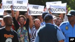 Les étudiants lors d’une manifestation au Cap, Afrique du Sud, 22 octobre 2015.