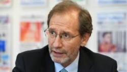 El Dr. Eduardo Gamarra dialoga sobre el caso de Julian Assange