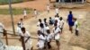 Alunos em escola de Malanje, Angola